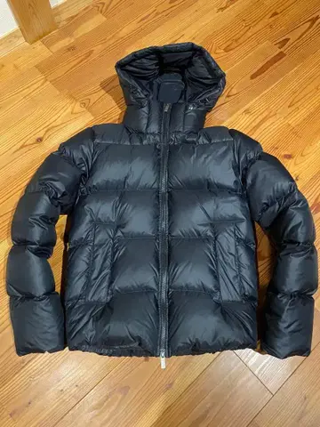 피레넥스 다운 자켓 블랙