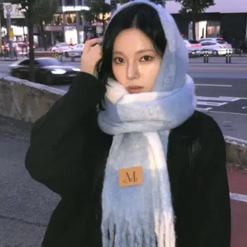 한국 미사용 새상품 mucent 머플러 블루 무센트 체크 복슬복슬