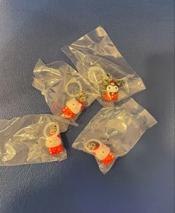 산리오 딸기 메지루시 액세서리