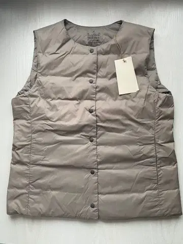 무인양품 경량 다운 포켓터블 노카라 베스트 M 사이즈