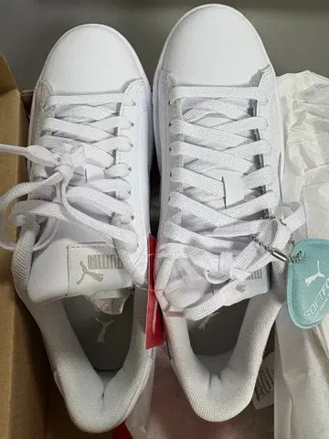 PUMA 소프트폼 화이트 스니커즈 23.5cm