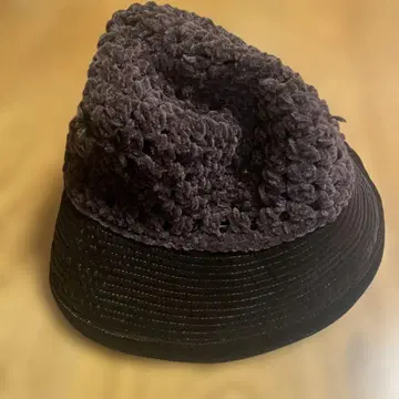 다크 퍼플 버킷햇 가장자리는 벨벳
