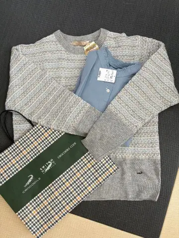 crocodile 스웨터와 블라우스 세트