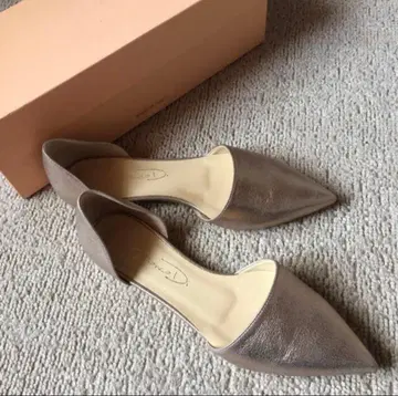 새상품 Bianca Di 이탈리아제 골드 플랫슈즈 36