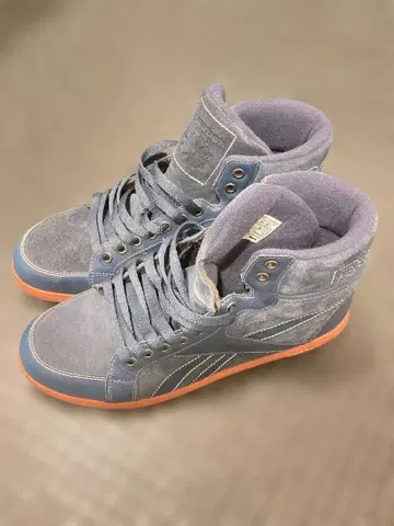 [ 무료배송 ] Reebok 블루 하이컷 스니커즈 US8 26cm