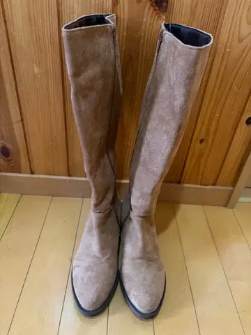 베이지 스웨이드 롱 부츠 힐 5cm