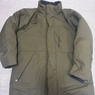 올리브 그린 다운 자켓