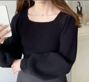 미착용 새상품 블랙 스퀘어넥 니트 M