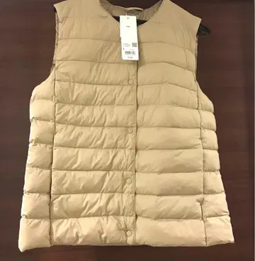 유니클로 퍼프 테크 컴팩트 베스트 베이지 BeigeL