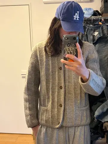 짧은 기장 니트 가디건 오스트리아 제