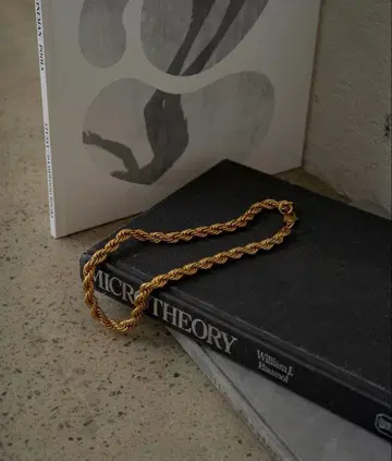 [ GALENA/가레나 ] 골드 트위스트 체인 목걸이