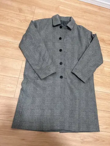 새상품 남성용 체크 무늬 코트 M 사이즈