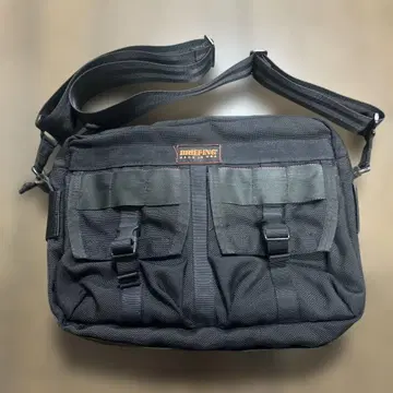 BRIEFING 블랙 숄더백