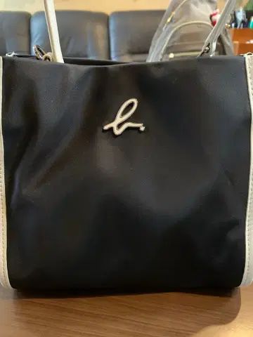 애니에스b 블랙 숄더백 로고 포함