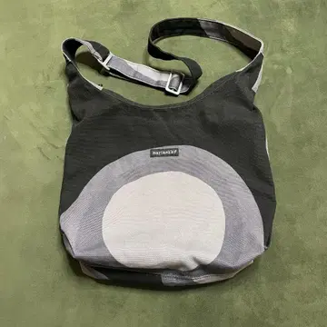 마리메꼬 숄더백 그레이/블랙
