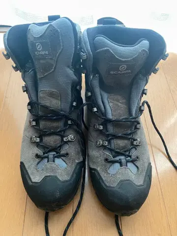 SCARPA 하이컷 등산화 그레이
