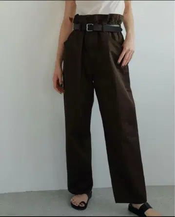 anuke 웨이스트 턱 팬츠 브라운 38