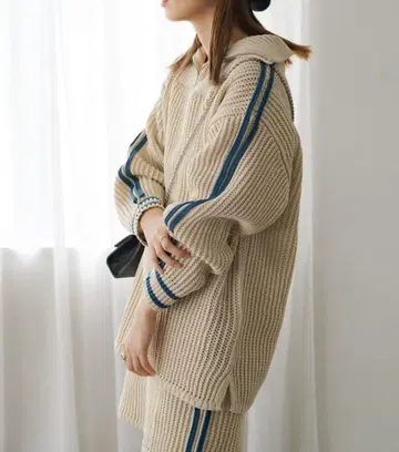 Kastane 라인 니트 풀오버 카스타네