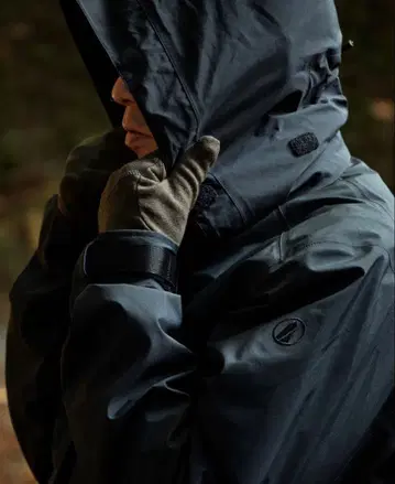 tilak poutnik caw jacket gtx / black