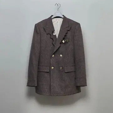 masu 22aw NIBBLED BLAZER (MACHA)