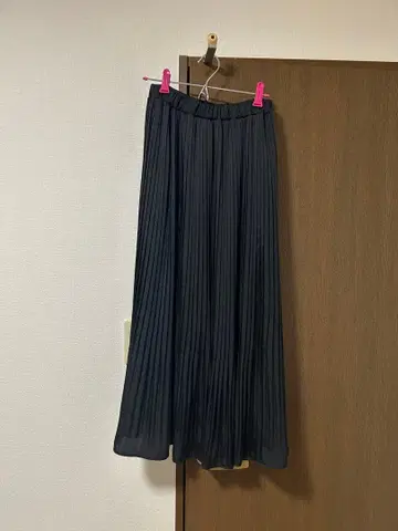 블랙 플리츠 롱 스커트