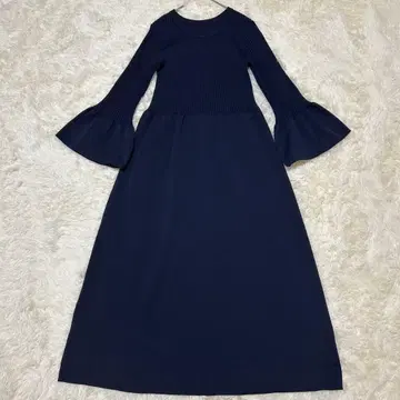 [새상품급] 고베 레터스 플레어 슬리브 롱 니트 원피스 네이비