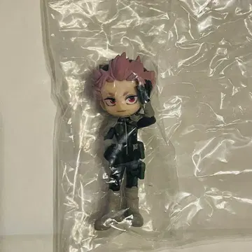 괴수 8호 파르바스 나루미 겐 피규어