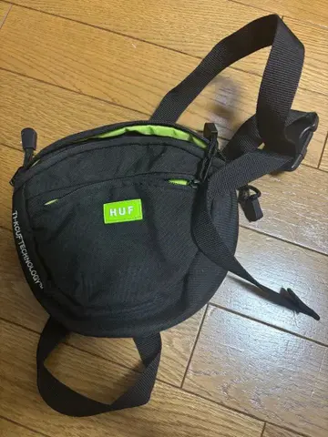 HUF 바디백 숄더백 블랙 그린