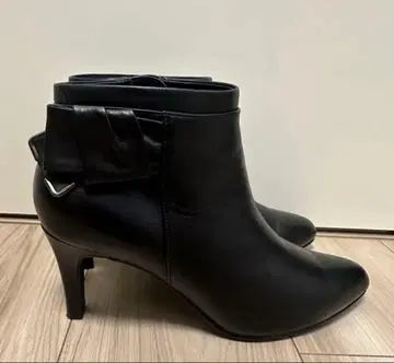 Unity 가죽 스틸레토 앵클부츠 블랙