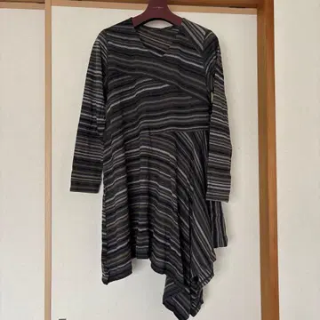 요건 레일 모 100% V넥 니트 JURGEN LEHL