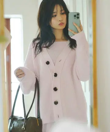 코코딜 라쿤 혼방 V넥 니트 가디건