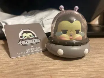 popmart crybaby crying to the moon 12