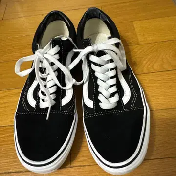 Vans 블랙 스웨이드 로우컷 스니커즈