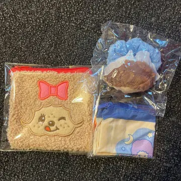 몬치치 마찌츠키 스퀘어 파우치 모코모코 스퀘어 파우치 봉제 인형 스크런치