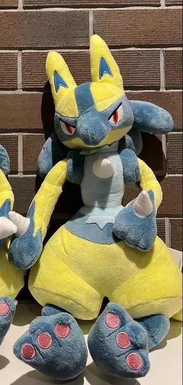 포켓몬스터 메챠모후굿토 봉제 인형 옐로우 컬러 루카리오