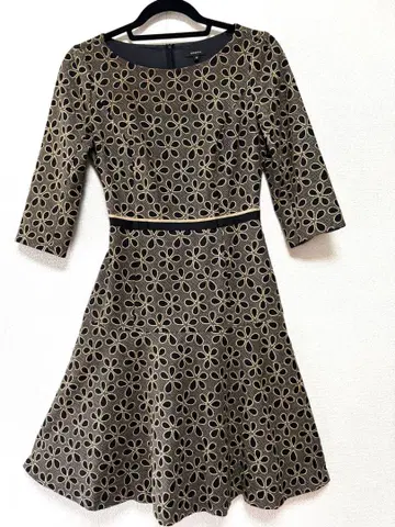 TOCCA 꽃 모티브 자수 7부 소매 원피스 새상품급