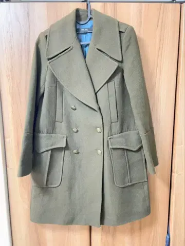 ZARA 올리브 그린 더블 브레스트 코트