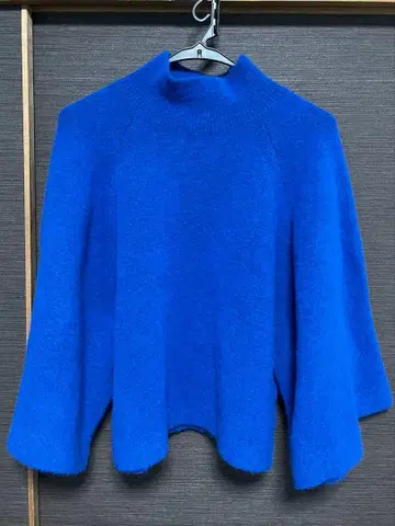 ZARA 블루 하이넥 니트 긴팔