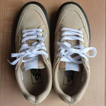 VANS OFF THE WALL 베이지 스니커즈 23.5cm