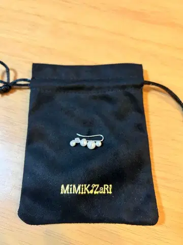 미미카자리의 섬세한 이어클립 (화이트 골드)