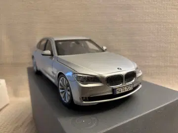BMW 7시리즈 미니카 1/18 실버