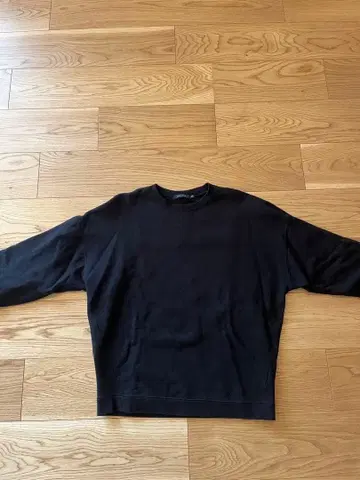 니코앤드 맨투맨 블랙 사이즈 3 육중한 숏 기장 짧은 기장