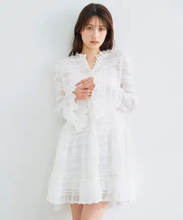 화이트 프릴 원피스 무릎 위 기장