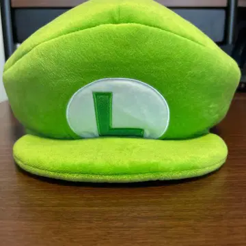 루이지의 그린 컬러 모자