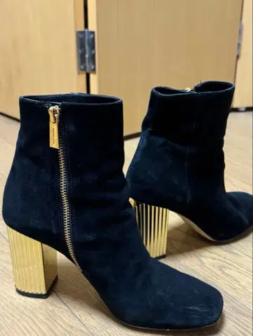 마이클코어스 스웨이드 숏부츠