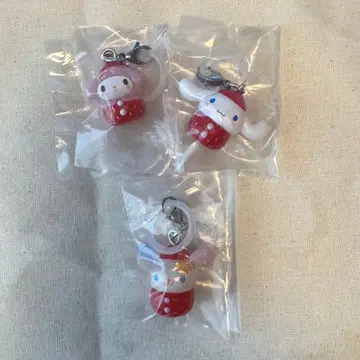 산리오 캐릭터즈 딸기 메지루시 액세서리