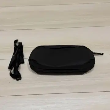테크 파우치 스몰 SMALL TECH POUCH 스트랩 포함