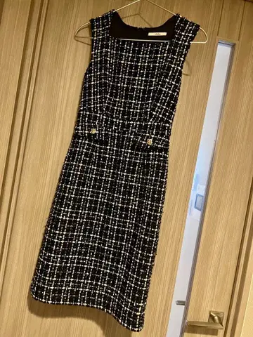 슬리브리스 블랙 화이트 트위드 원피스