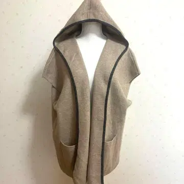 L a L a 후드티 포함 니트 베스트 미사용 새상품