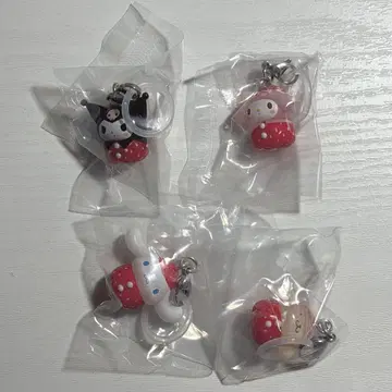 산리오 캐릭터즈 딸기 메지루시 액세서리